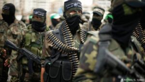 Read more about the article قيادي بـ”حماس” يؤكد استعداد الحركة قبول “صفقة” مع الكيان لإنهاء الحرب وإطلاق سراح الرهائن وهدنة لـ 5 سنوات