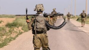 Read more about the article أزمة حادة تعصف بجيش الكيان ويعجز عن إيجاد أي حلول لها.. أين تختفي الأسلحة؟ ومن يسرقها؟