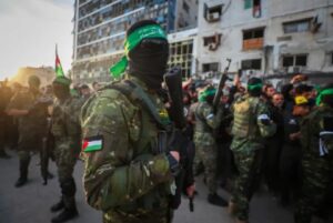 Read more about the article “حماس” تنفي اتهامات ترامب لها بالاستيلاء على المساعدات في غزة وتعتبر “ترديدا مستغرَبا لأكاذيب” حكومة نتنياهو لتبرير جريمة تجويع الفلسطينيين وتؤكد أنها تتناقض مع تقارير الأمم المتحدة والمنظمات الإنسانية