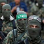 يومان حاسمان في مفاوضات صفقة الأسرى تزامنا مع زيارة ترامب والعيون على “حماس”.. تقرير عبري يكشف
