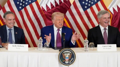 You are currently viewing ترامب: أريد أن تصبح إيران دولة كبيرة لكن دون امتلاك نووي وقريبون من التوصل لاتفاق معها ولا نريد أن نذهب للتهديد