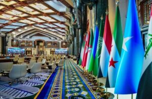 Read more about the article قمة بغداد.. الرئيس العراقي: نرفض تهجير سكان غزة أو تجزئة أمننا العربي.. عباس: نواجه مشروعا استعماريا يستهدف تصفية القضية الفلسطينية.. السيسي: يجب وقف الحرب فورًا.. الرئيس الجزائري يحذر من محاولات الكيان فرض “سلام عبثي”.. دمشق: اعتداءات الإحتلال على سوريا تهدد الاستقرار الإقليمي
