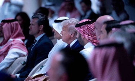 Read more about the article ترامب يعيد رسم تحالفاته في الشرق الأوسط: المال الخليجي يتقدم على الدعم التقليدي للكيان