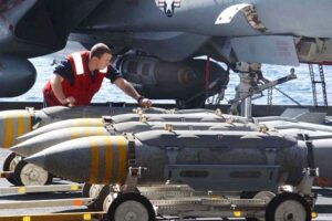 Read more about the article ما هي قنابل “MK-84” التي استخدمها الاحتلال في قصف مستشفى غزة الأوروبي؟
