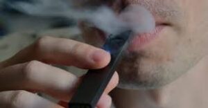 Read more about the article قرار صحي أم مغامرة تشريعية؟.. البرلمان يصوت على منع الفيب