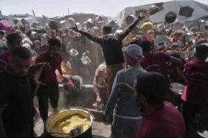Read more about the article “أونروا”: الناس في غزة يجبرون على اتخاذ “إجراءات يائسة” نتيجة الحصار