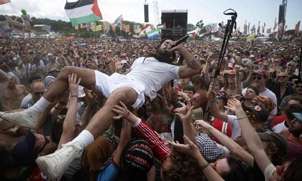 You are currently viewing “بي.بي.سي” تتأسف لعدم وقف بث حفل مباشر تخللته هتافات “فلسطين حرة” و”الموت لجيش الكيان”