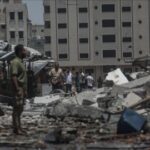 حماس: مستعدون للبدء في جولة مفاوضات غير مباشرة مع الصهاينة للوصول إلى اتفاق حول نقاط الخلاف بما يؤمّن إنهاء المأساة الإنسانية.. وقطر ومصر تؤكدان عزمهما “تكثيف الجهود” للتوصل الى هدنة