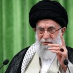 خامنئي يوجه رسالة للكيـان تضمنت مقاطع مصورة لصواريخ اطلقت من ايران: ستعانون البؤس