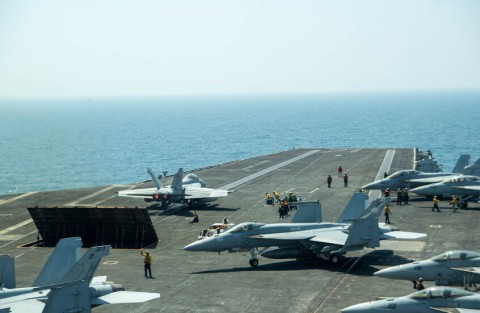 You are currently viewing من هو “الغوريلا” الذي يؤثر على استراتيجية ترامب تجاه إيران ويدفع باتجاه رد عسكري قوي ضدها؟