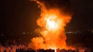 Read more about the article إيران تطلق الموجة 19 من الرد على عدوان الكيان وتصيب 14 موقعا استراتيجيا وسط دولة الاحتلال.. وجيش الاحتلال يقصف مستودعات مسيرات وذخيرة جنوب إيران