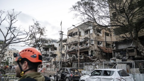 You are currently viewing إيران تعلن استهداف مطار بن غوريون ومواقع الكيان “حساسة” بضربات صاروخية جديدة وحديث عن 16 إصابة ودمار كبير