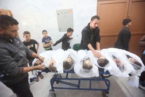 You are currently viewing حصيلة دامية جديدة.. 76 شهيدًا بينهم أطفال ونساء بمجازر الإحتلال جديدة منذ الصباح في مناطق متفرقة بقطاع غزة