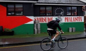 Read more about the article من دبلن إلى فلسطين.. كيف شكّل الإرث الاستعماري موقف أيرلندا من القضية الفلسطينية؟