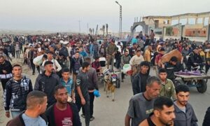 Read more about the article الغارديان: ميت في الحالتين.. خطة الكيان لسكان غزة.. إما الجوع أو المساعدات وسط النيران