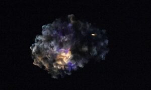 Read more about the article رشقة جديدة من الصواريخ الإيرانية على أهداف الكيان.. وخامنئي يحذّر: المعركة تبدأ