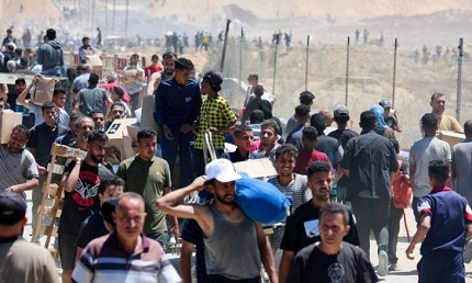 You are currently viewing استشهاد 30 فلسطينيا في قصف الإحتلال أثناء انتظارهم توزيع مساعدات إنسانية