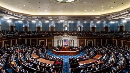 You are currently viewing انتقادات من جمهوريين وديمقراطيين للهجوم الأميركي على إيران: مخالف للدستور