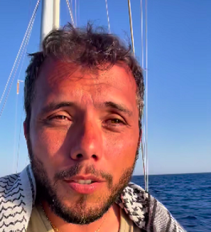 You are currently viewing عضو “أسطول الحرية” تياغو أفيلا لـ”القدس العربي”: على أبواب غزة لتصحيح التاريخ.. سلاحهم العنف وسلاحنا ما تبقى