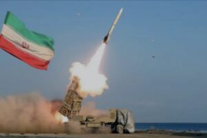 Read more about the article إيران تتوعد بمفاجأة إستراتيجية