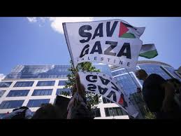 Read more about the article بلجيكا: نشطاء يغلقون مقرّيْ شركتين لاتّهامهما بالتواطؤ مع الكيان في “جرائم حرب” بغزة