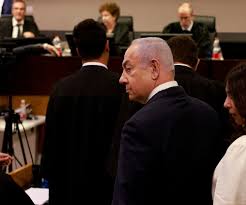 Read more about the article لا ينبغي له التدخل”.. ردود فعل الإحتلال متباينة بعد دعوة ترامب لإلغاء محاكمة نتنياهو