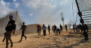 You are currently viewing المقاومة الفلسطينية تقصف كيبوتس “نيريم” وتجمعات للاحتلال جنوبي قطاع غزة