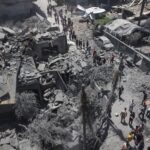 “معاريف”: خشية من انقلاب العالم على الكيان وسط مشاهد المجاعة والفوضى من غزة