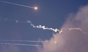 Read more about the article طهران تنفي تقارير عن إطلاق صواريخ بعد وقف إطلاق النار.. وكاتس يوجه بـ”الرد بقوة”