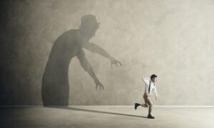 Read more about the article تحذير من التلاعب.. الولايات المتحدة تستخدم سرديات “العدوّ المجنون” لتبرير حروبها وهيمنتها العالمية