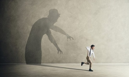 You are currently viewing تحذير من التلاعب.. الولايات المتحدة تستخدم سرديات “العدوّ المجنون” لتبرير حروبها وهيمنتها العالمية