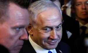 Read more about the article تناول طعاما فاسدا.. نتنياهو يتغيب عن محاكمته وصحافية تتهمه بالتهرب