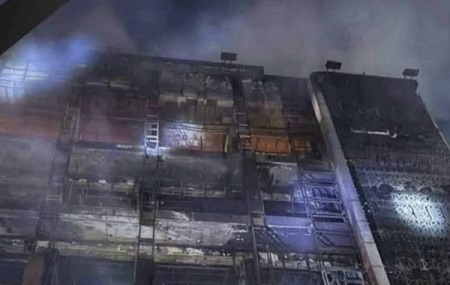 You are currently viewing وفاة عشرات المواطنين جراء حريق الهايبرماركت في واسط