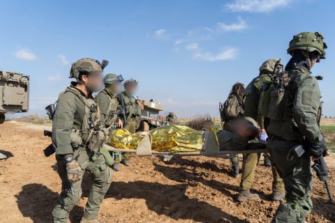 You are currently viewing مُحلِّلون صهاينة: دون حلٍّ سياسيٍّ نهائيٍّ حرب غزّة لن تنتهي أبدًا والكيان استنفذ قوّته العسكريّة.. حماس لم تُهزَم وقوّتها الحقيقيّة موجودة وتحتفظ بتفوقٍ إستراتيجيٍّ.. الحلّ سياسيٌّ ومرتبِط بالدول العربيّة المُعتدلة والسلطة الفلسطينيّة