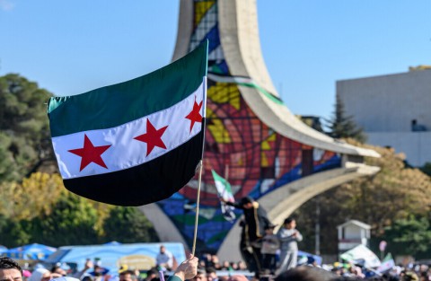 You are currently viewing أكثر من 200 شخصية سورية بارزة تعلن رسميًا تأسيس “جبهة الإنقاذ السورية” لـ”توحيد جهود المعارضة واستعادة الشرعية”