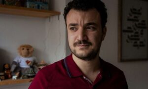 Read more about the article الناشط الفلسطيني محمود خليل يقاضي إدارة ترامب ويطالب بـ20 مليون دولار تعويضًا عن احتجازه التعسفي