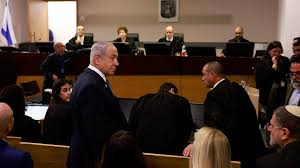 Read more about the article طلاب مدرسة أمريكية درس فيها نتنياهو يطالبون بإزالة صورته من جدارية المدرسة