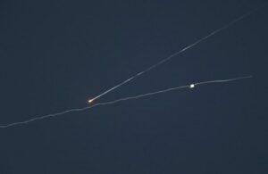 Read more about the article صفارات إنذار وتعليق للطيران في “بن غوريون” بعد صاروخ أطلق من اليمن