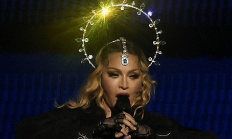 You are currently viewing مادونا تحثّ بابا الفاتيكان على زيارة غزة “لإنقاذ الأطفال الأبرياء.. فلم يعد هناك وقت”