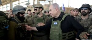 Read more about the article إعلام عبري: عملية “عربات جدعون” فشلت ونتنياهو يستغل دخول المساعدات لغزة ليشرعن هجوما عسكريًا كبيرًا.. يعالون يدعو لإزاحة حكومة “المتطرفين” لإنجاز صفقة الأسرى