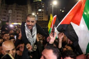 Read more about the article الزبيدي: لا يوجد حل سلمي ولا حل عسكري مع الكيان وعلينا تغيير أدواتنا في النضال من أجل الاستقلال