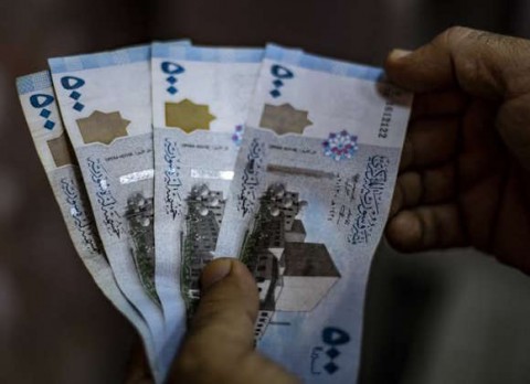 You are currently viewing لماذا عادت “سورية” لـ”طباعة” عُملتها الجديدة عند “مُستضيفة الأسد” روسيا وهل “حذف صفرين” يُحسّن قيمة الليرة وهل سيُوضع “ابن تيمية” وأمثاله على فئاتها وكم كانت تساوي “قبل الثورة”؟