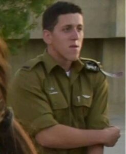 Read more about the article جيش الإحتلال الصهيوني يعلن مقتل أحد ضباطه خلال المعارك في جنوب قطاع غزة.. وحصيلة قتلى الاحتلال ترتفع لـ 899..