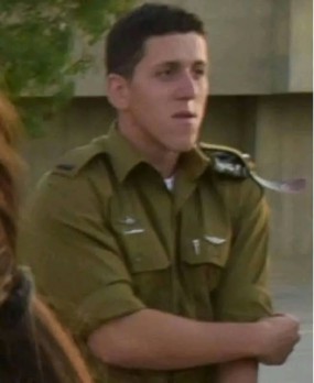 You are currently viewing جيش الإحتلال الصهيوني يعلن مقتل أحد ضباطه خلال المعارك في جنوب قطاع غزة.. وحصيلة قتلى الاحتلال ترتفع لـ 899..