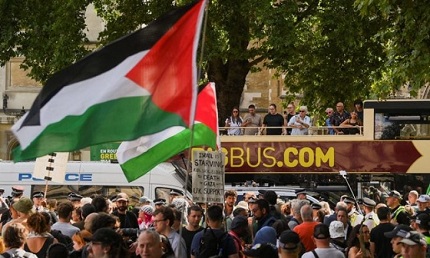 You are currently viewing شكوى ضد لوبي مؤيد للكيان في بريطانيا يقود حرباً قانونية ضد المتضامنين مع فلسطين