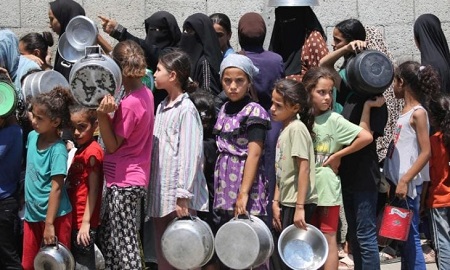 You are currently viewing الغارديان: العنصرية الهيكيلة والاستعمار الهرمي وراء عجز الاتحاد الأوروبي عن التحرك تجاه غزة