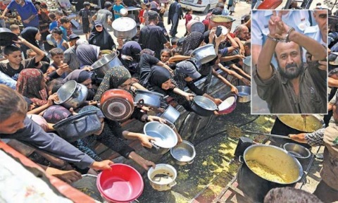 You are currently viewing العرب يملكون اطنان الذهب وابنائهم يستجون الطعام !!