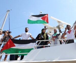 Read more about the article أسطول عالمي يواجه الحصار والصمت الدولي