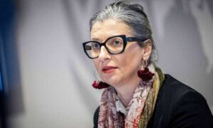 Read more about the article ألبانيز: يجب فرض عقوبات وحصار على صفقات الأسلحة للكيـان