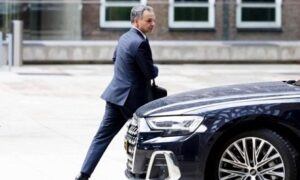 Read more about the article استقالة وزير الخارجية الهولندي وعدد من الوزراء بعد خلافات حول العقوبات على الكيان